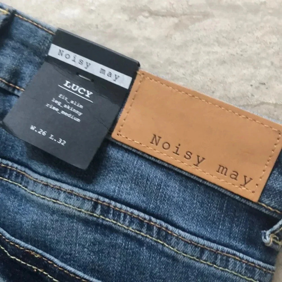 Noisy May Destructed Denim - Picture 5 of 8